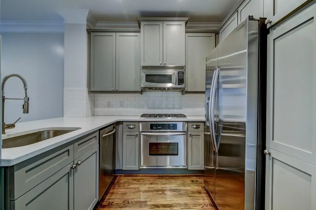 1119 Glenridge Place, Atlanta, Georgia 30342, 1 Bedroom Bedrooms, ,1 BathroomBathrooms,Residential,Sold,1119 Glenridge Place,5895718
