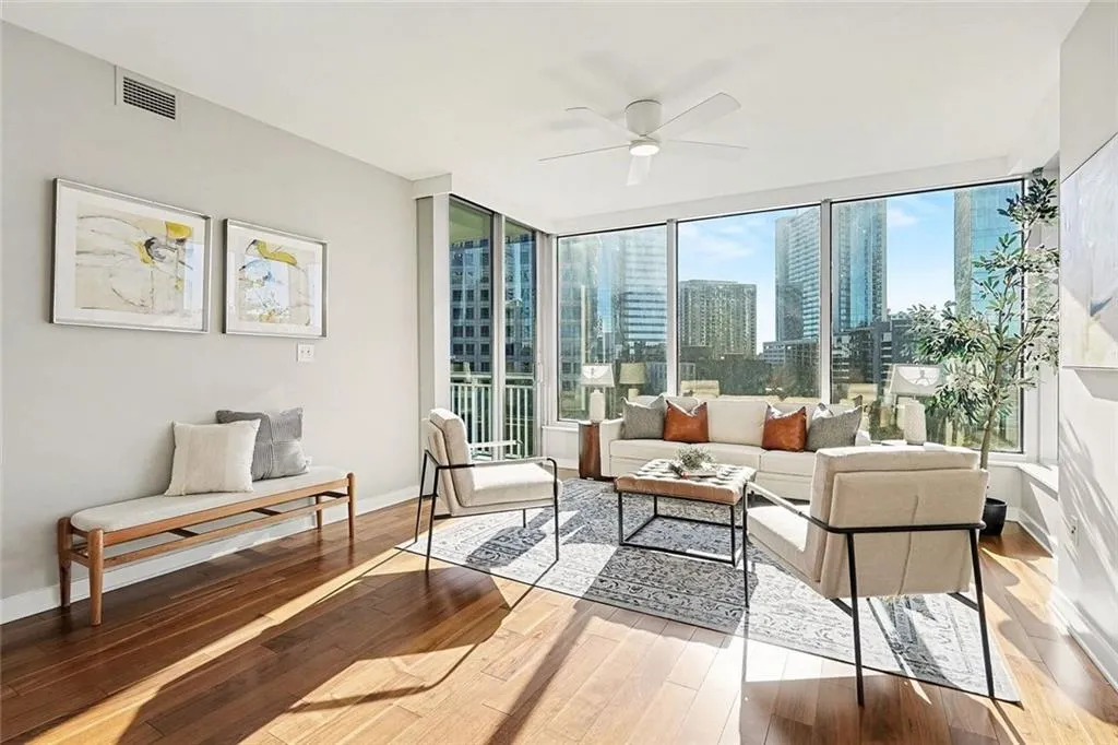 3338 Peachtree Road Ne Unit 709, Atlanta, Georgia 30326, 2 Bedrooms Bedrooms, 0 ,2 BathroomsBathrooms,Residential,Sold,3338 Peachtree Road Ne Unit 709,7705784