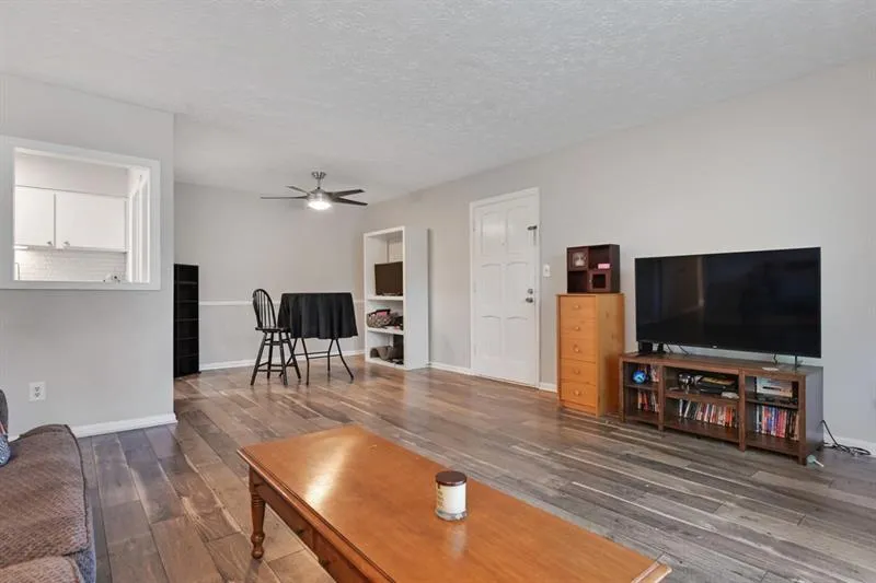 725 Dalrymple Road Unit 8i, Sandy Springs, Georgia 30328, 2 Bedrooms Bedrooms, ,2 BathroomsBathrooms,Residential,Sold,725 Dalrymple Road Unit 8i,6850653