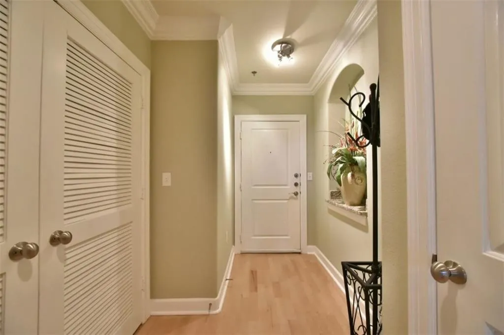 3445 Stratford Road Ne Unit 1801, Atlanta, Georgia 30326, 2 Bedrooms Bedrooms, ,2 BathroomsBathrooms,Residential,Sold,3445 Stratford Road Ne Unit 1801,5738449