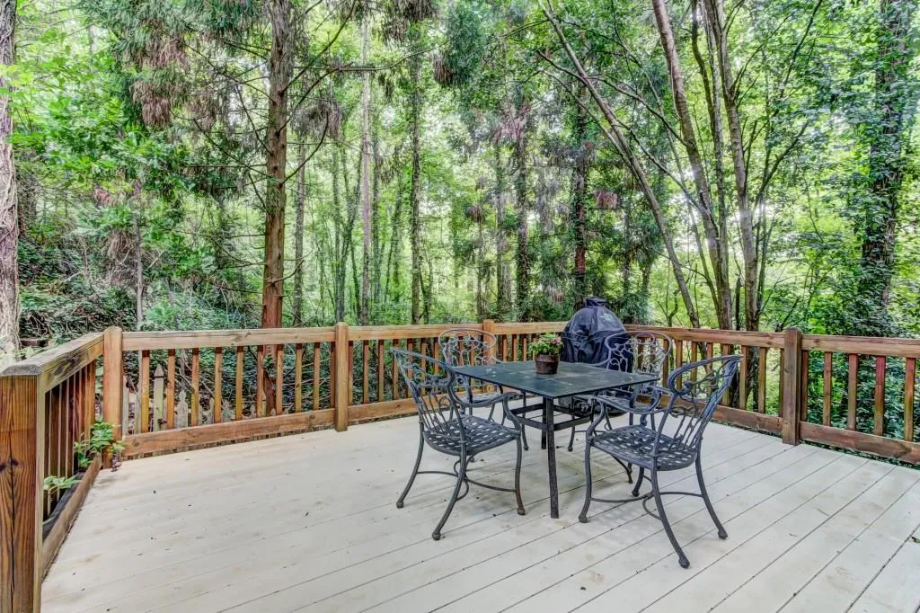 5705 Cameron Hall Place Nw, Sandy Springs, Georgia 30328, 4 Bedrooms Bedrooms, ,3 BathroomsBathrooms,Residential,Sold,5705 Cameron Hall Place Nw,6034805