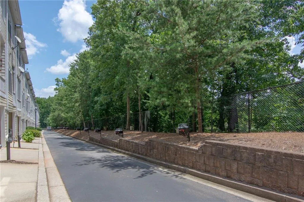 1023 Pearl Point, Sandy Springs, Georgia 30328, 2 Bedrooms Bedrooms, ,3 BathroomsBathrooms,Residential,Sold,1023 Pearl Point,6588749