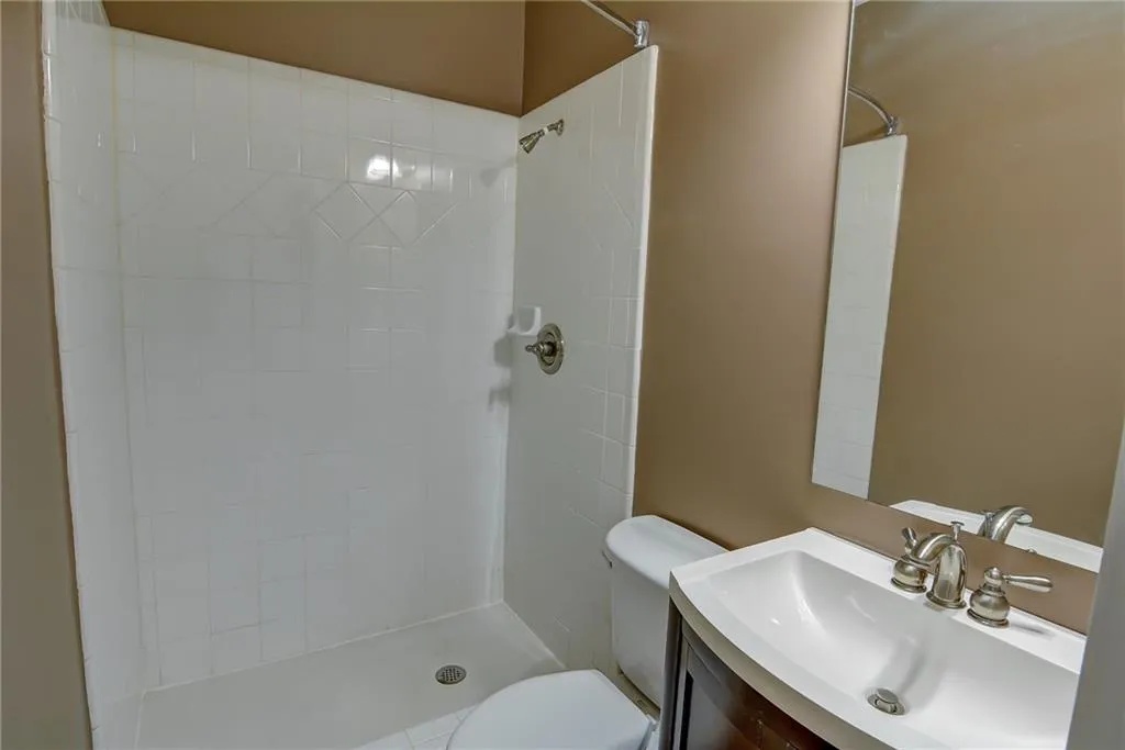 1023 Pearl Point, Sandy Springs, Georgia 30328, 2 Bedrooms Bedrooms, ,3 BathroomsBathrooms,Residential,Sold,1023 Pearl Point,6588749
