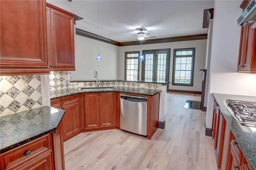 1023 Pearl Point, Sandy Springs, Georgia 30328, 2 Bedrooms Bedrooms, ,3 BathroomsBathrooms,Residential,Sold,1023 Pearl Point,6588749