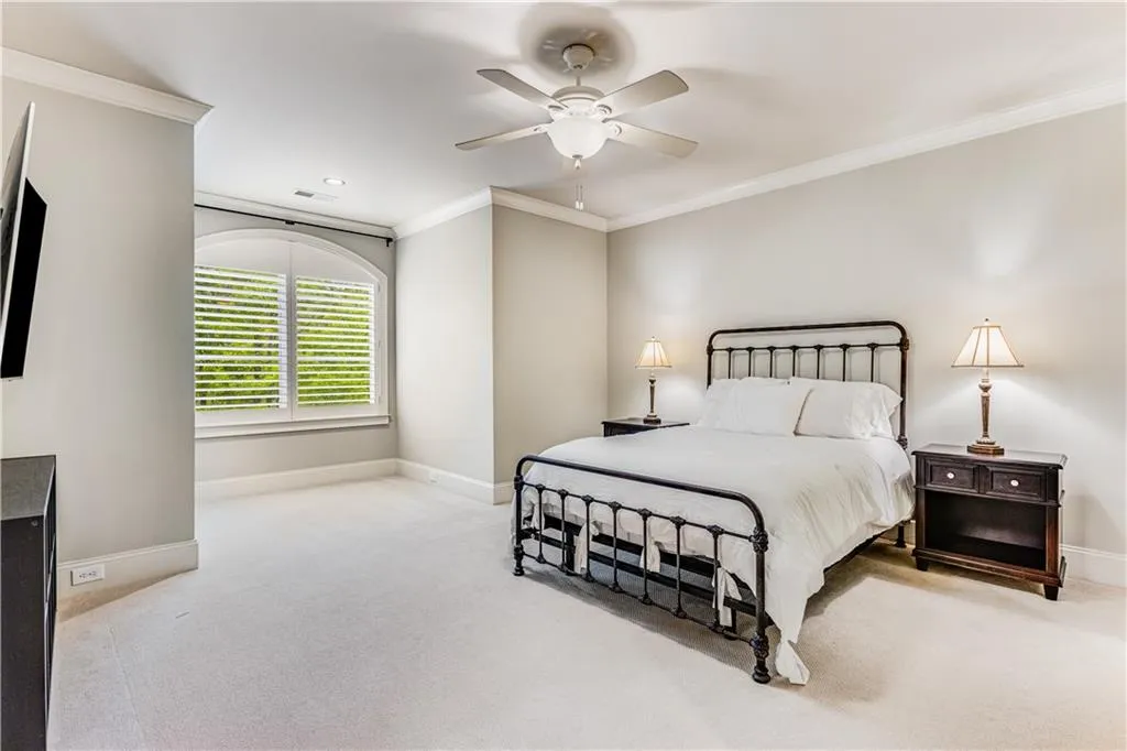 960 W Kingston Drive, Atlanta, Georgia 30342, 5 Bedrooms Bedrooms, ,5 BathroomsBathrooms,Residential,Sold,960 W Kingston Drive,7370090