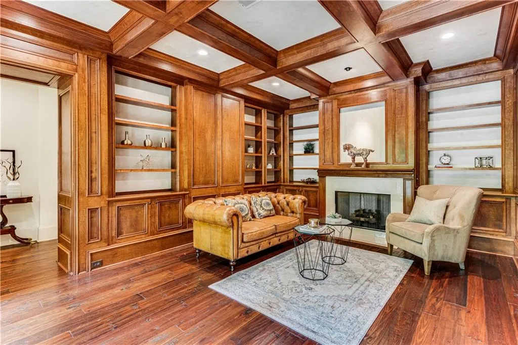 960 W Kingston Drive, Atlanta, Georgia 30342, 5 Bedrooms Bedrooms, ,5 BathroomsBathrooms,Residential,Sold,960 W Kingston Drive,7370090