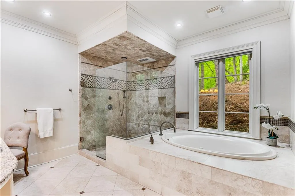 960 W Kingston Drive, Atlanta, Georgia 30342, 5 Bedrooms Bedrooms, ,5 BathroomsBathrooms,Residential,Sold,960 W Kingston Drive,7370090