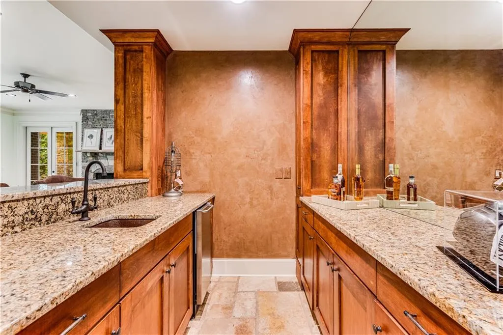 960 W Kingston Drive, Atlanta, Georgia 30342, 5 Bedrooms Bedrooms, ,5 BathroomsBathrooms,Residential,Sold,960 W Kingston Drive,7370090