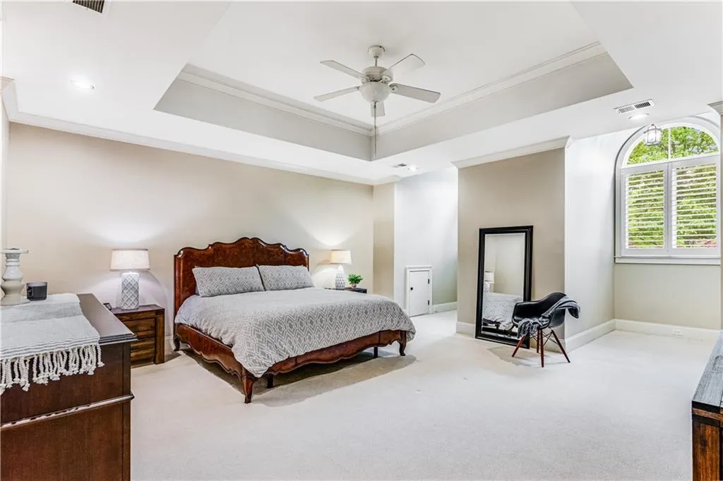 960 W Kingston Drive, Atlanta, Georgia 30342, 5 Bedrooms Bedrooms, ,5 BathroomsBathrooms,Residential,Sold,960 W Kingston Drive,7370090