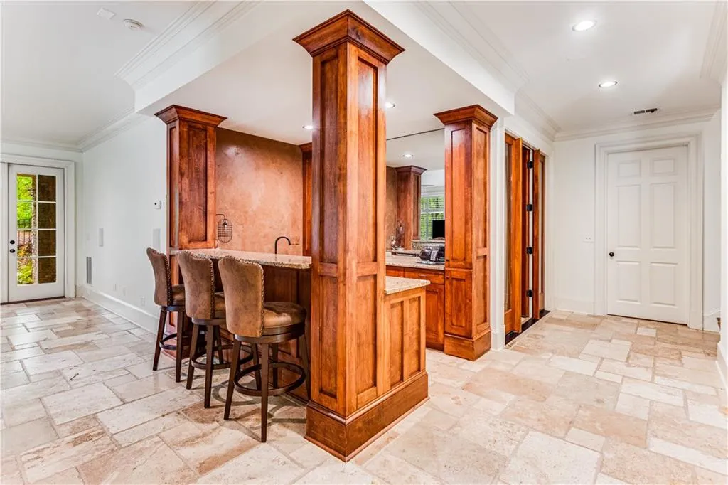 960 W Kingston Drive, Atlanta, Georgia 30342, 5 Bedrooms Bedrooms, ,5 BathroomsBathrooms,Residential,Sold,960 W Kingston Drive,7370090