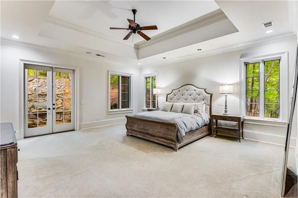 960 W Kingston Drive, Atlanta, Georgia 30342, 5 Bedrooms Bedrooms, ,5 BathroomsBathrooms,Residential,Sold,960 W Kingston Drive,7370090