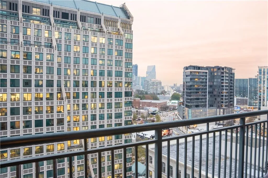 3040 Peachtree Road Nw Unit 1602, Atlanta, Georgia 30305, 1 Bedroom Bedrooms, ,1 BathroomBathrooms,Residential,For Sale,3040 Peachtree Road Nw Unit 1602,7675780