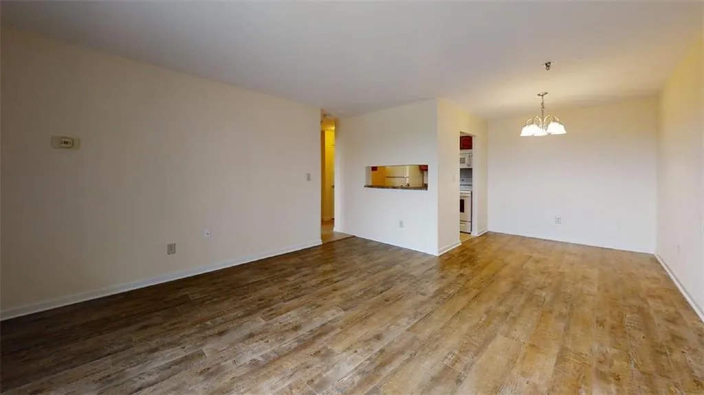 300 Johnson Ferry Road Ne Unit B701, Sandy Springs, Georgia 30328, 1 Bedroom Bedrooms, ,1 BathroomBathrooms,Residential,Sold,300 Johnson Ferry Road Ne Unit B701,7102665