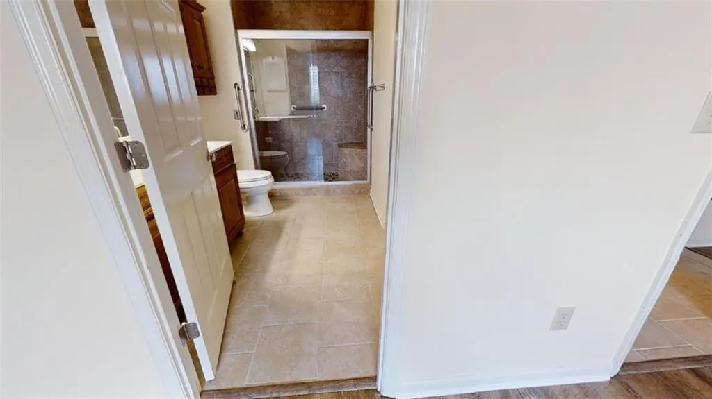 300 Johnson Ferry Road Ne Unit B701, Sandy Springs, Georgia 30328, 1 Bedroom Bedrooms, ,1 BathroomBathrooms,Residential,Sold,300 Johnson Ferry Road Ne Unit B701,7102665