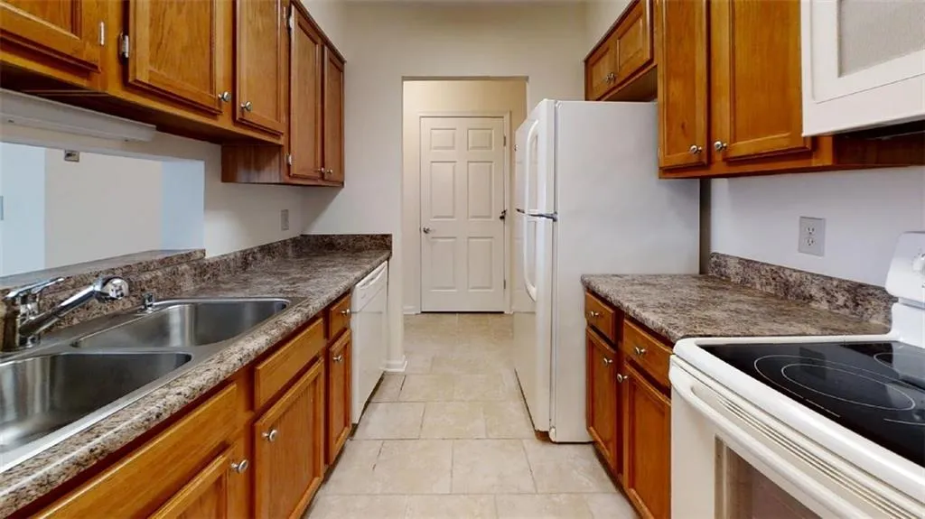 300 Johnson Ferry Road Ne Unit B701, Sandy Springs, Georgia 30328, 1 Bedroom Bedrooms, ,1 BathroomBathrooms,Residential,Sold,300 Johnson Ferry Road Ne Unit B701,7102665