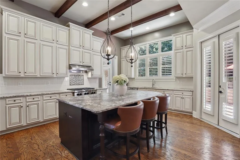 530 Glen Manor Court, Atlanta, Georgia 30328, 5 Bedrooms Bedrooms, ,6 BathroomsBathrooms,Residential,Sold,530 Glen Manor Court,7121307