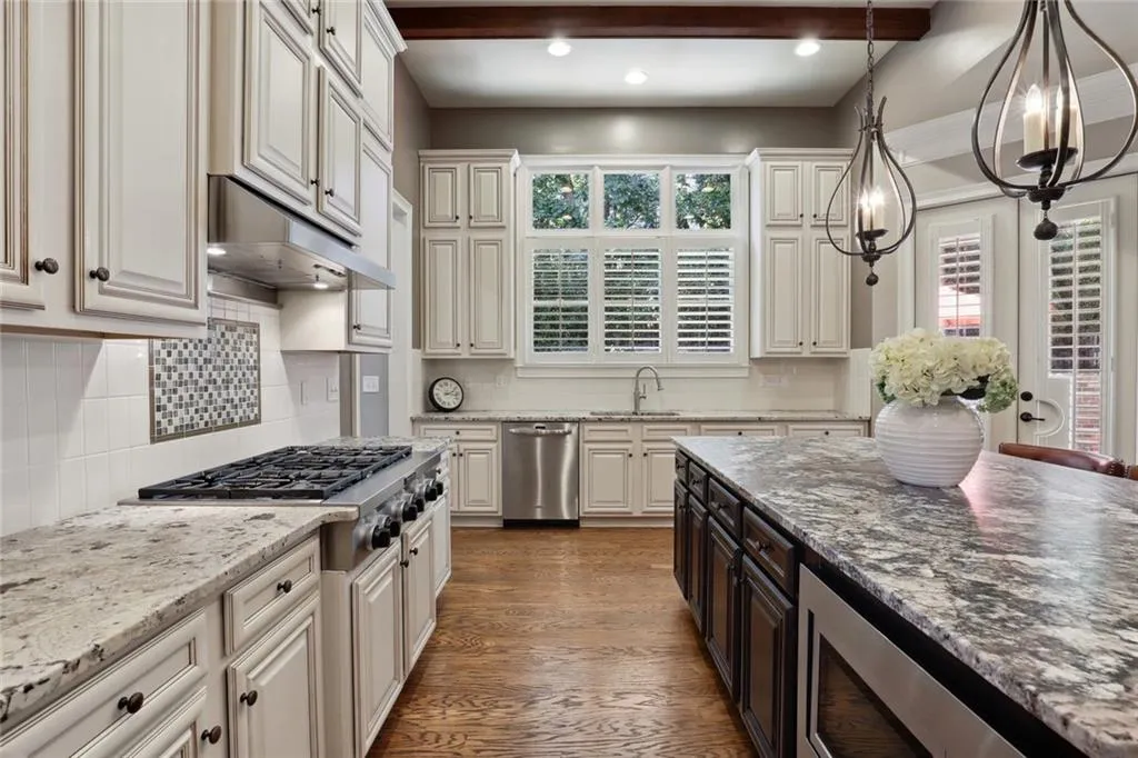 530 Glen Manor Court, Atlanta, Georgia 30328, 5 Bedrooms Bedrooms, ,6 BathroomsBathrooms,Residential,Sold,530 Glen Manor Court,7121307