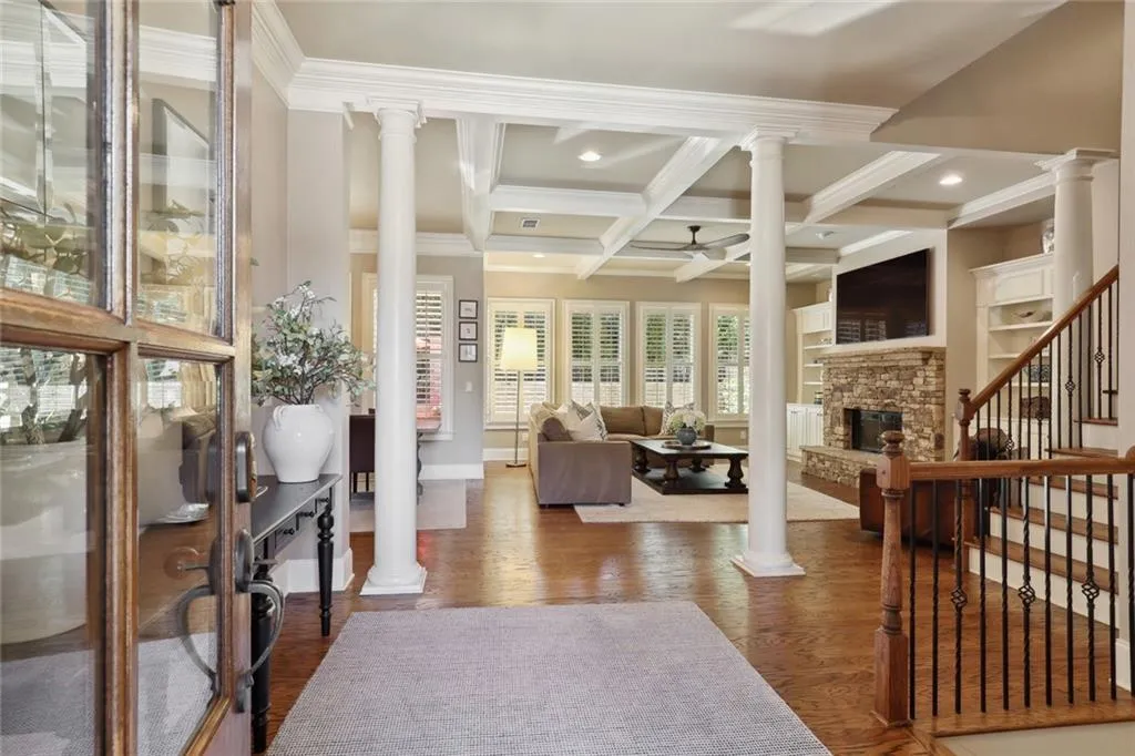 530 Glen Manor Court, Atlanta, Georgia 30328, 5 Bedrooms Bedrooms, ,6 BathroomsBathrooms,Residential,Sold,530 Glen Manor Court,7121307