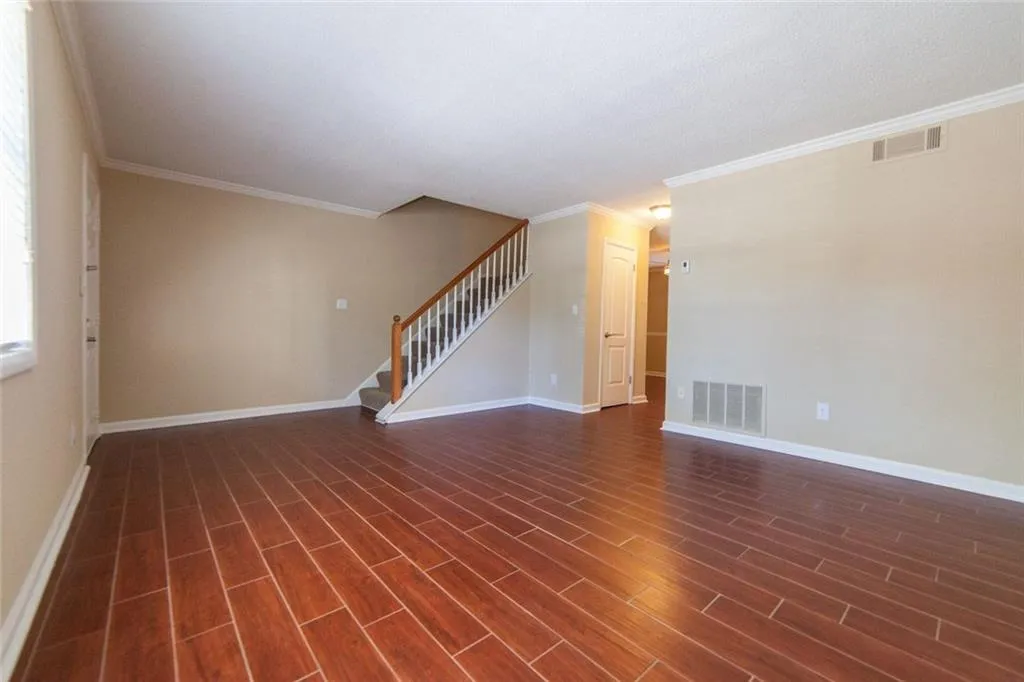 6900 Roswell Road Unit L10, Atlanta, Georgia 30328, 2 Bedrooms Bedrooms, ,2 BathroomsBathrooms,Residential,Sold,6900 Roswell Road Unit L10,5681352