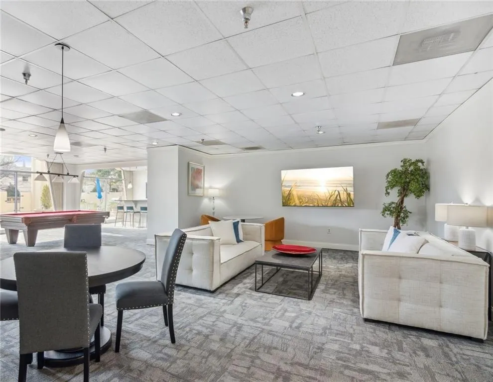 2479 Peachtree Road Unit 503, Atlanta, Georgia 30305, 1 Bedroom Bedrooms, ,1 BathroomBathrooms,Residential,For Sale,2479 Peachtree Road Unit 503,7569341