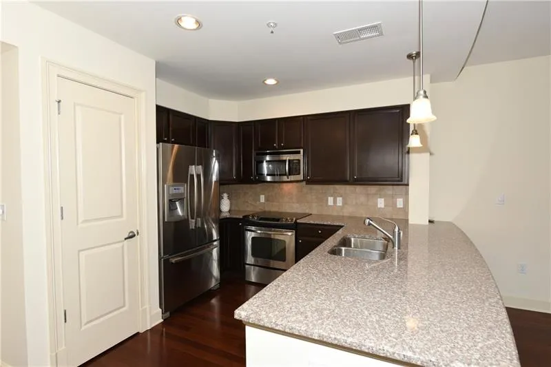 200 River Vista Drive Unit 204, Atlanta, Georgia 30339, 1 Bedroom Bedrooms, ,1 BathroomBathrooms,Residential,Sold,200 River Vista Drive Unit 204,6645719
