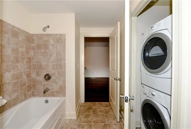 200 River Vista Drive Unit 204, Atlanta, Georgia 30339, 1 Bedroom Bedrooms, ,1 BathroomBathrooms,Residential,Sold,200 River Vista Drive Unit 204,6645719