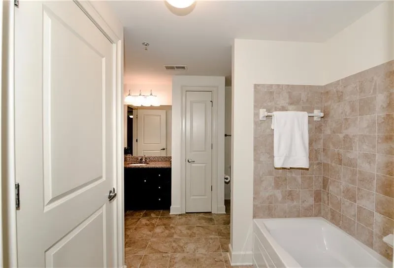 200 River Vista Drive Unit 204, Atlanta, Georgia 30339, 1 Bedroom Bedrooms, ,1 BathroomBathrooms,Residential,Sold,200 River Vista Drive Unit 204,6645719