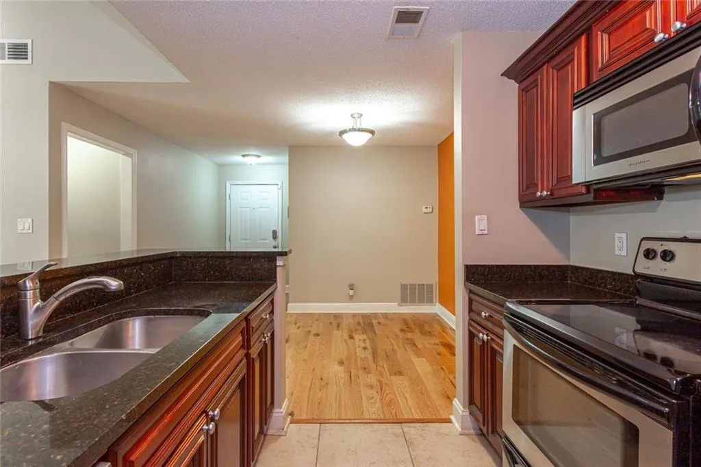 6310 Santa Fe Parkway, Sandy Springs, Georgia 30350, 2 Bedrooms Bedrooms, ,2 BathroomsBathrooms,Residential,Sold,6310 Santa Fe Parkway,6744474