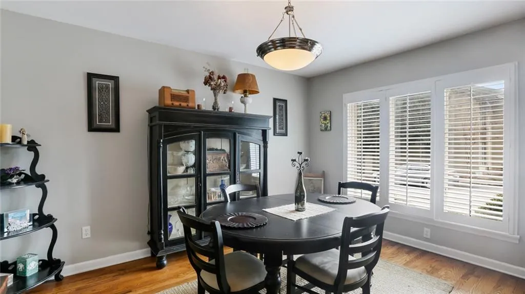 21 Ivy Gates Ne Unit 21, Atlanta, Georgia 30342, 2 Bedrooms Bedrooms, ,2 BathroomsBathrooms,Residential,Sold,21 Ivy Gates Ne Unit 21,5962596