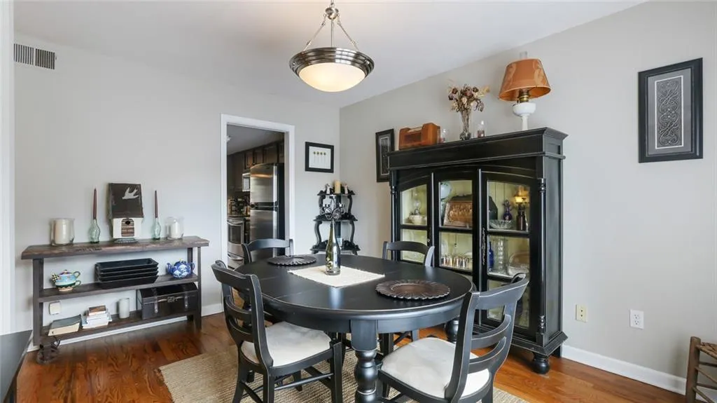 21 Ivy Gates Ne Unit 21, Atlanta, Georgia 30342, 2 Bedrooms Bedrooms, ,2 BathroomsBathrooms,Residential,Sold,21 Ivy Gates Ne Unit 21,5962596