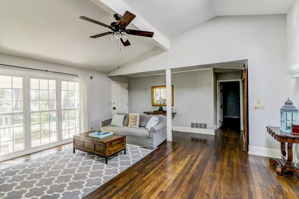 305 Amberidge Trail, Atlanta, Georgia 30328, 3 Bedrooms Bedrooms, ,3 BathroomsBathrooms,Residential,Sold,305 Amberidge Trail,5837100