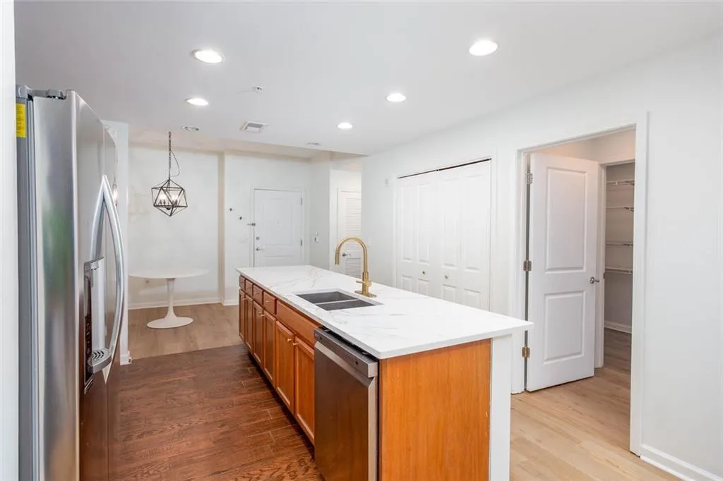 3040 Peachtree Road Nw Unit 815, Atlanta, Georgia 30305, 1 Bedroom Bedrooms, ,1 BathroomBathrooms,Residential,For Sale,3040 Peachtree Road Nw Unit 815,7567622