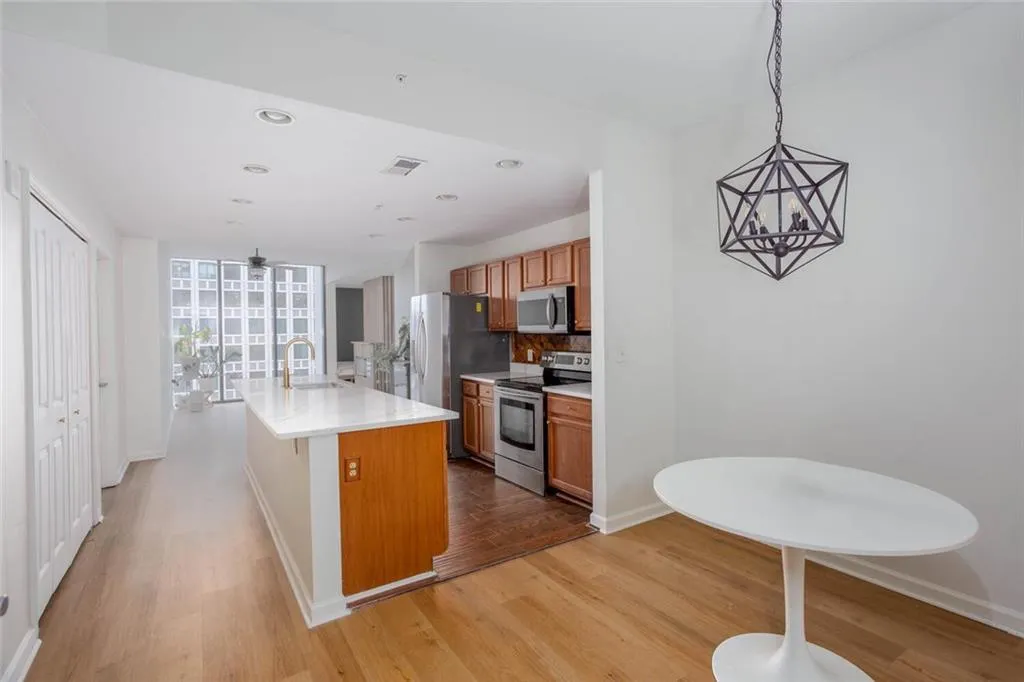 3040 Peachtree Road Nw Unit 815, Atlanta, Georgia 30305, 1 Bedroom Bedrooms, ,1 BathroomBathrooms,Residential,For Sale,3040 Peachtree Road Nw Unit 815,7567622