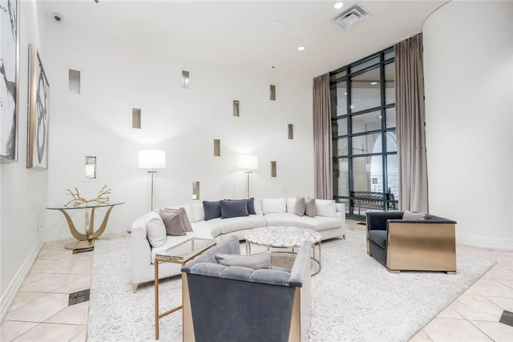 3040 Peachtree Road Nw Unit 815, Atlanta, Georgia 30305, 1 Bedroom Bedrooms, ,1 BathroomBathrooms,Residential,For Sale,3040 Peachtree Road Nw Unit 815,7567622