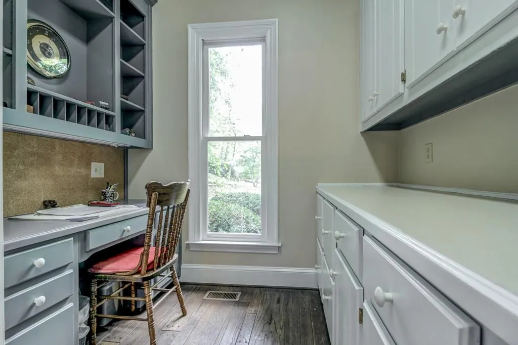 5100 Magnolia Bluff Drive, Sandy Springs, Georgia 30350, 4 Bedrooms Bedrooms, ,4 BathroomsBathrooms,Residential,Sold,5100 Magnolia Bluff Drive,5653613