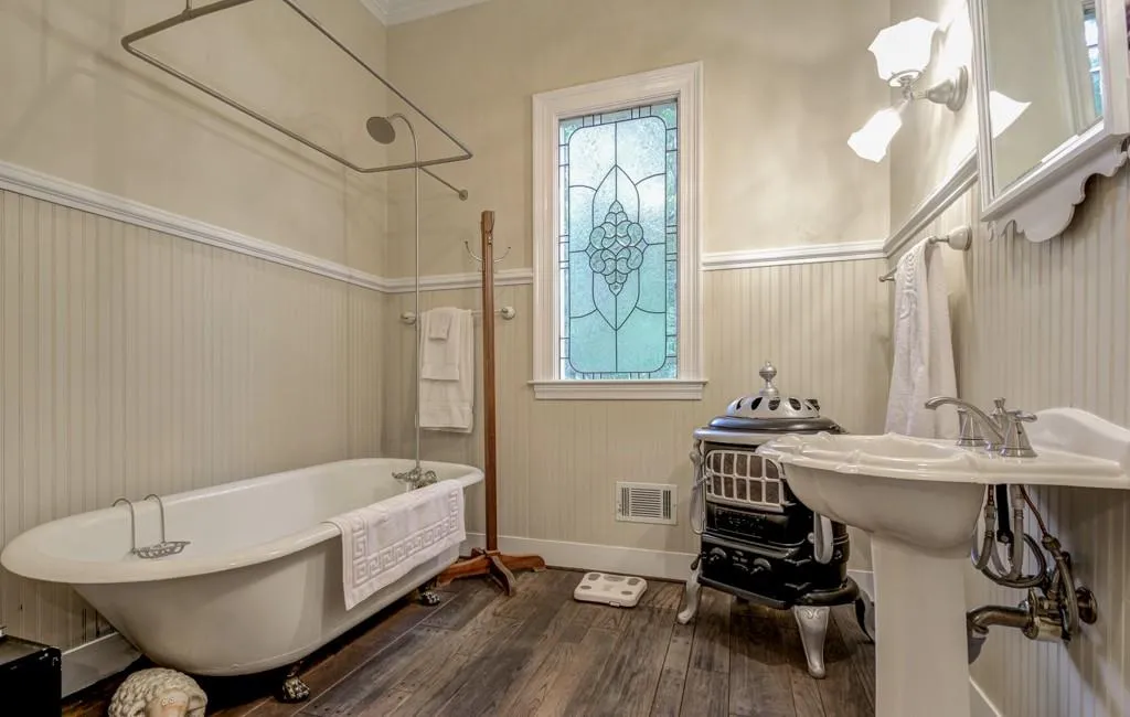 5100 Magnolia Bluff Drive, Sandy Springs, Georgia 30350, 4 Bedrooms Bedrooms, ,4 BathroomsBathrooms,Residential,Sold,5100 Magnolia Bluff Drive,5653613