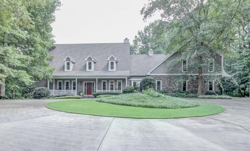 5100 Magnolia Bluff Drive, Sandy Springs, Georgia 30350, 4 Bedrooms Bedrooms, ,4 BathroomsBathrooms,Residential,Sold,5100 Magnolia Bluff Drive,5653613