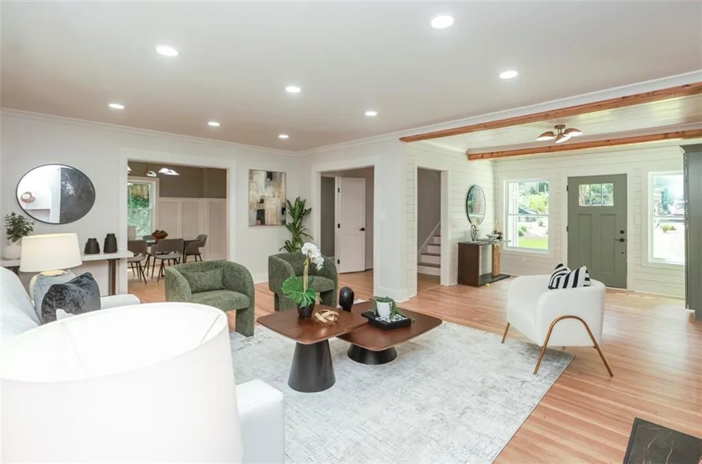 2908 N Hills Drive Ne, Atlanta, Georgia 30305, 3 Bedrooms Bedrooms, ,2 BathroomsBathrooms,Residential,For Sale,2908 N Hills Drive Ne,7662201