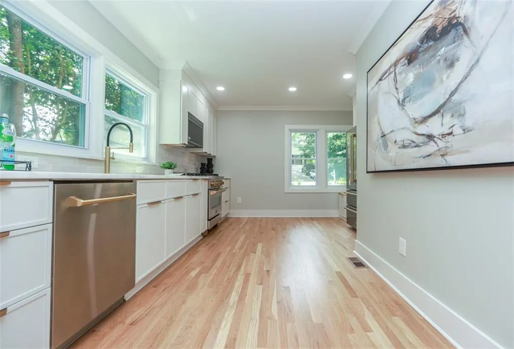 2908 N Hills Drive Ne, Atlanta, Georgia 30305, 3 Bedrooms Bedrooms, ,2 BathroomsBathrooms,Residential,For Sale,2908 N Hills Drive Ne,7662201