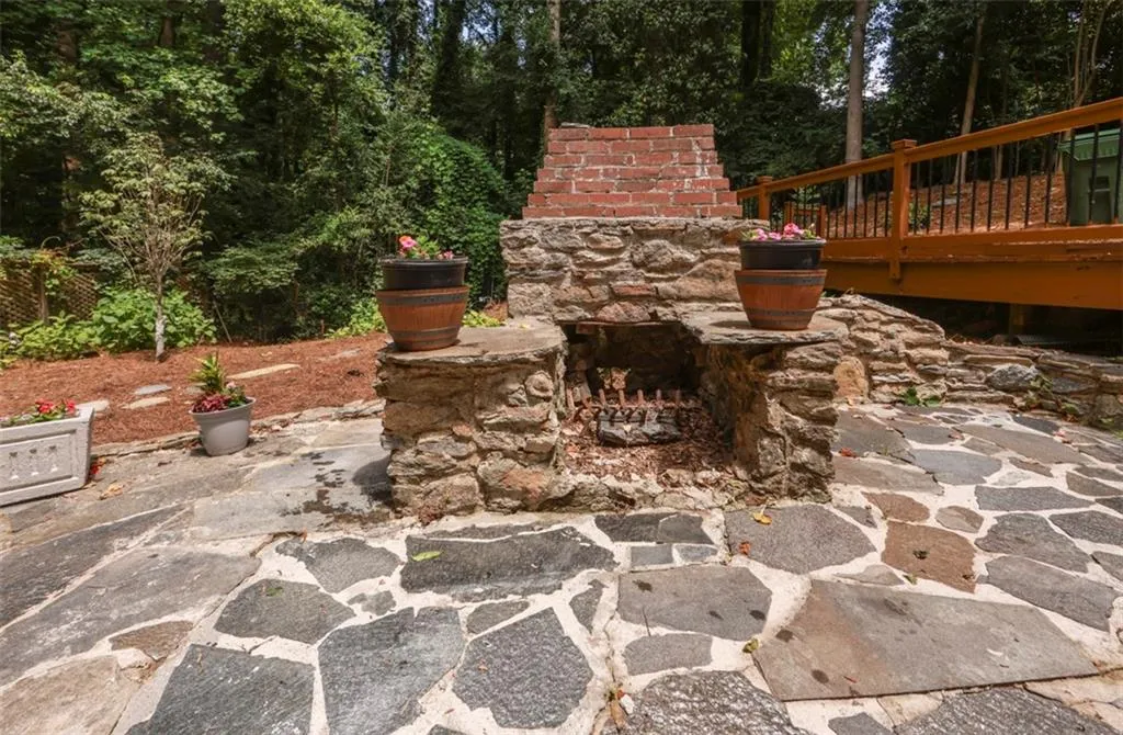 2908 N Hills Drive Ne, Atlanta, Georgia 30305, 3 Bedrooms Bedrooms, ,2 BathroomsBathrooms,Residential,For Sale,2908 N Hills Drive Ne,7662201