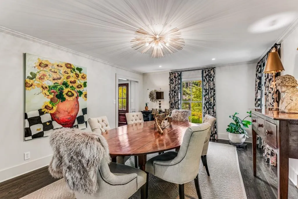 740 Weatherly Lane, Sandy Springs, Georgia 30328, 4 Bedrooms Bedrooms, ,3 BathroomsBathrooms,Residential,Sold,740 Weatherly Lane,7275458