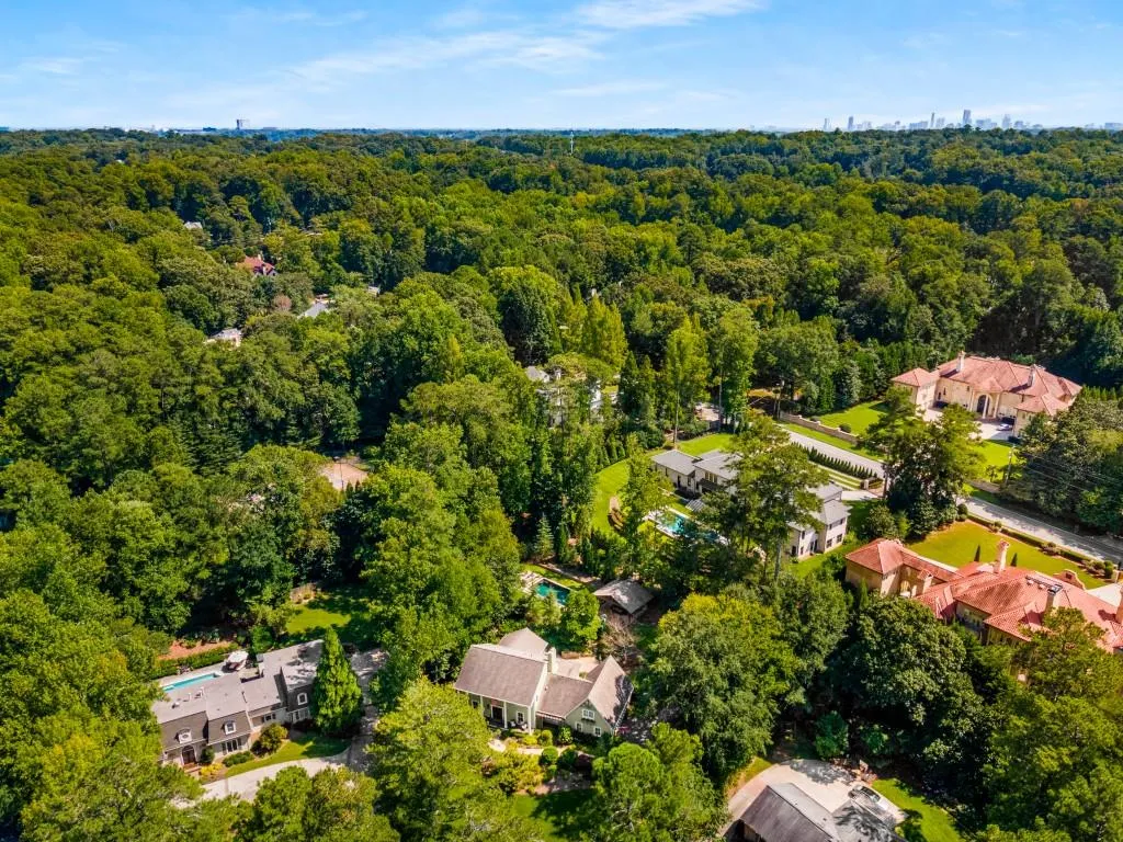 740 Weatherly Lane, Sandy Springs, Georgia 30328, 4 Bedrooms Bedrooms, ,3 BathroomsBathrooms,Residential,Sold,740 Weatherly Lane,7275458