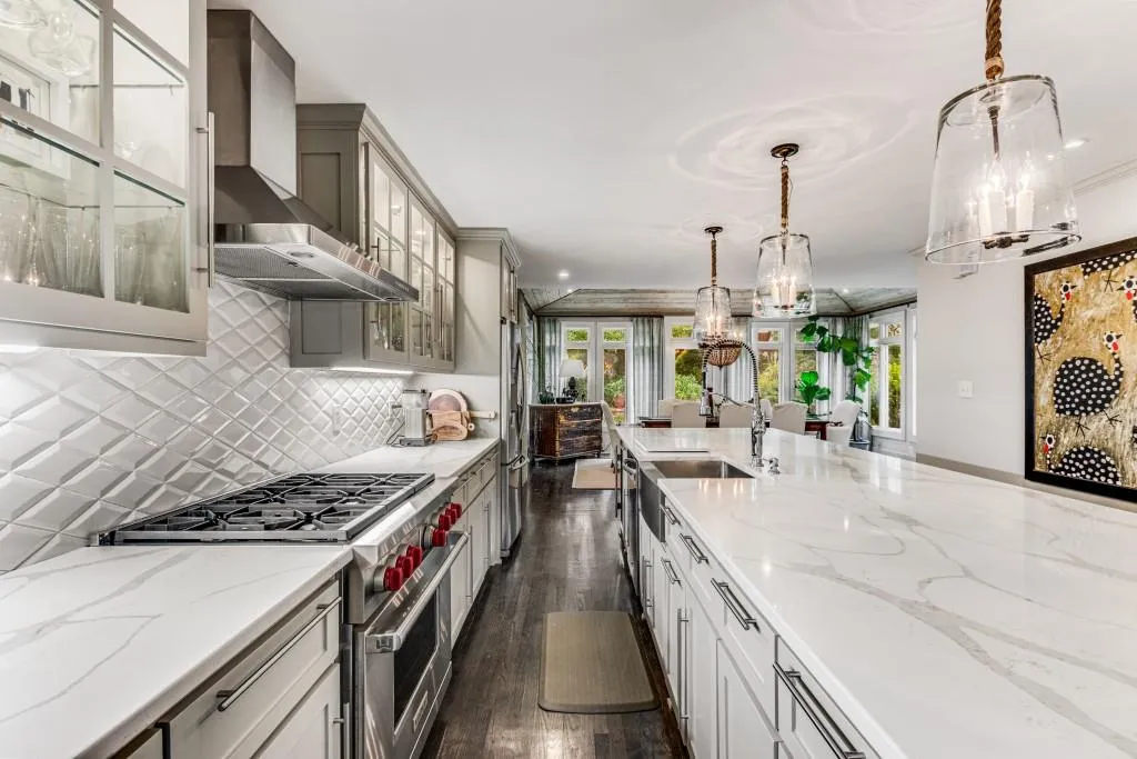 740 Weatherly Lane, Sandy Springs, Georgia 30328, 4 Bedrooms Bedrooms, ,3 BathroomsBathrooms,Residential,Sold,740 Weatherly Lane,7275458