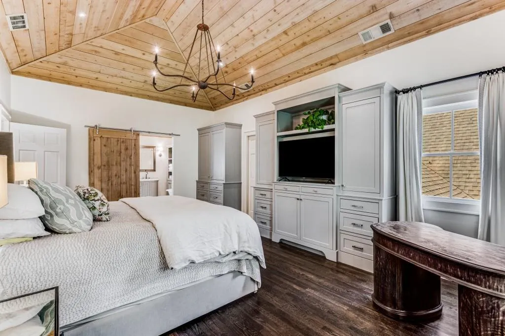 740 Weatherly Lane, Sandy Springs, Georgia 30328, 4 Bedrooms Bedrooms, ,3 BathroomsBathrooms,Residential,Sold,740 Weatherly Lane,7275458