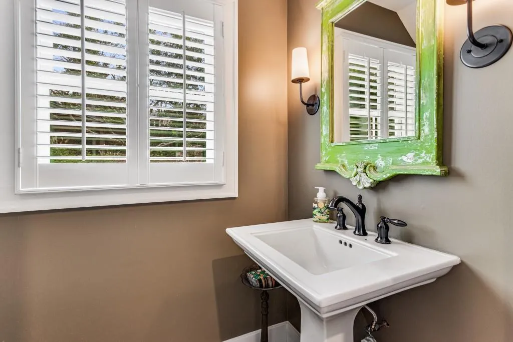 740 Weatherly Lane, Sandy Springs, Georgia 30328, 4 Bedrooms Bedrooms, ,3 BathroomsBathrooms,Residential,Sold,740 Weatherly Lane,7275458