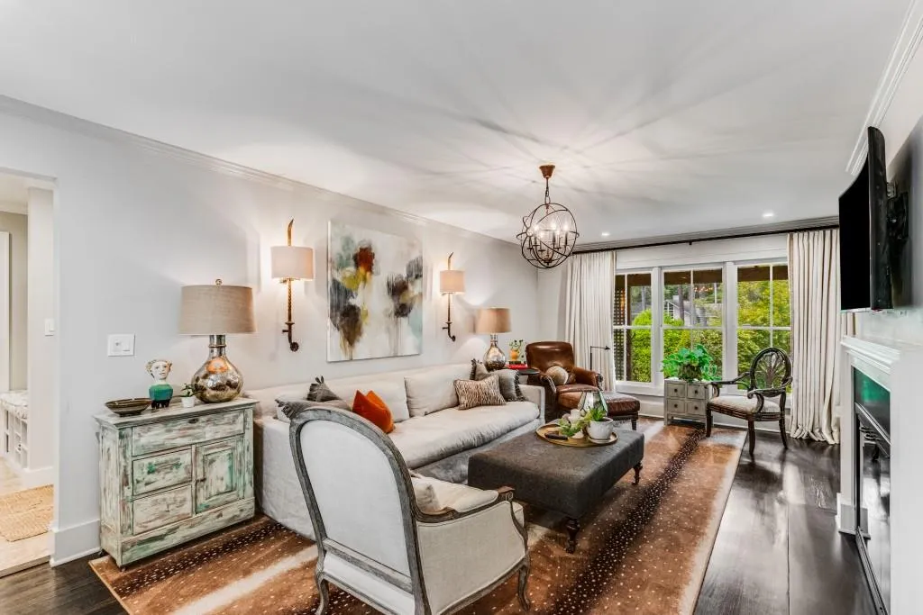 740 Weatherly Lane, Sandy Springs, Georgia 30328, 4 Bedrooms Bedrooms, ,3 BathroomsBathrooms,Residential,Sold,740 Weatherly Lane,7275458