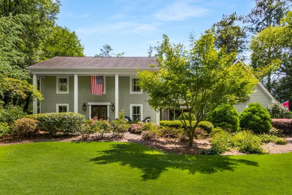 740 Weatherly Lane, Sandy Springs, Georgia 30328, 4 Bedrooms Bedrooms, ,3 BathroomsBathrooms,Residential,Sold,740 Weatherly Lane,7275458