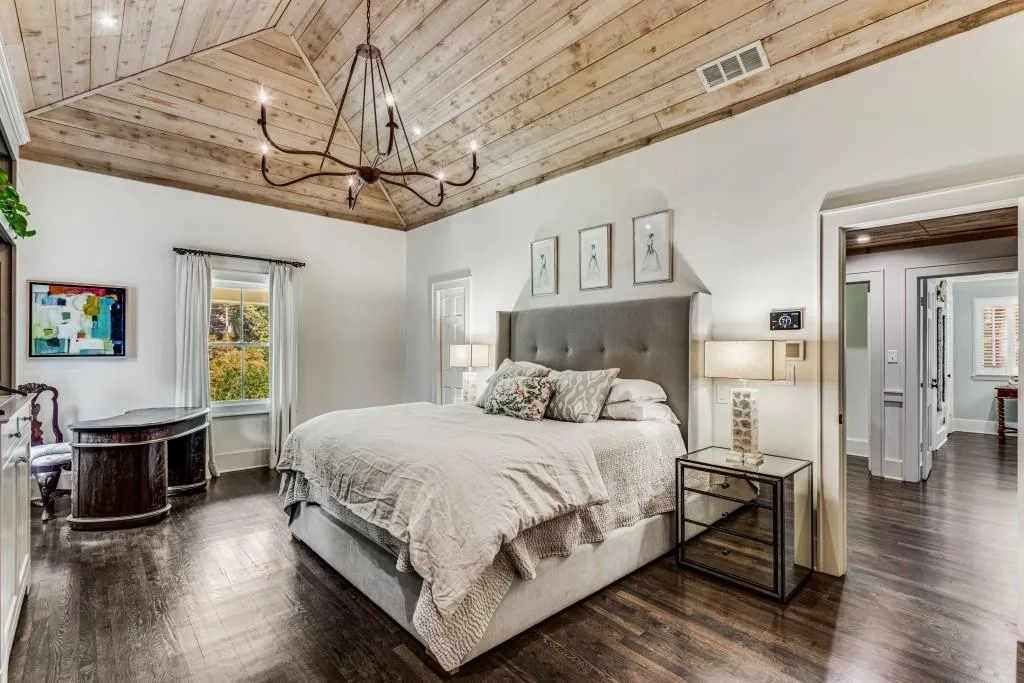 740 Weatherly Lane, Sandy Springs, Georgia 30328, 4 Bedrooms Bedrooms, ,3 BathroomsBathrooms,Residential,Sold,740 Weatherly Lane,7275458