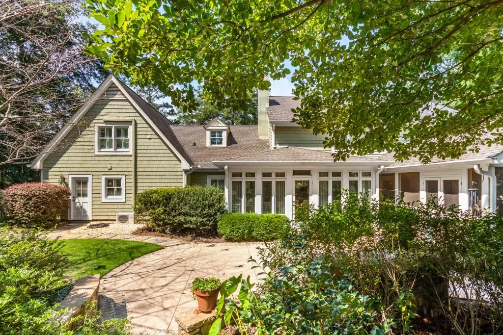 740 Weatherly Lane, Sandy Springs, Georgia 30328, 4 Bedrooms Bedrooms, ,3 BathroomsBathrooms,Residential,Sold,740 Weatherly Lane,7275458