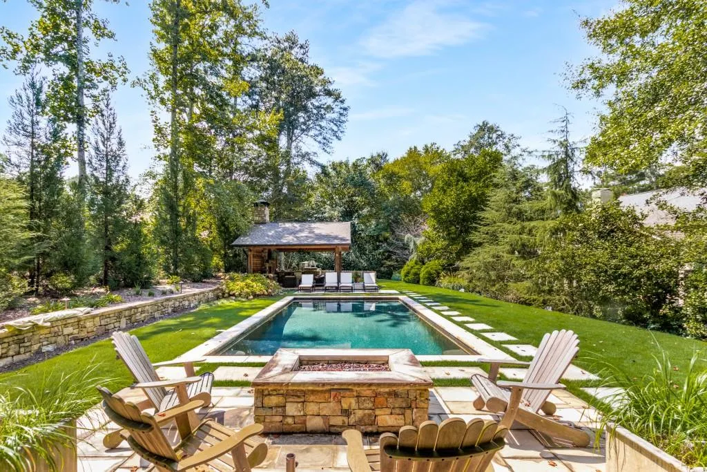 740 Weatherly Lane, Sandy Springs, Georgia 30328, 4 Bedrooms Bedrooms, ,3 BathroomsBathrooms,Residential,Sold,740 Weatherly Lane,7275458